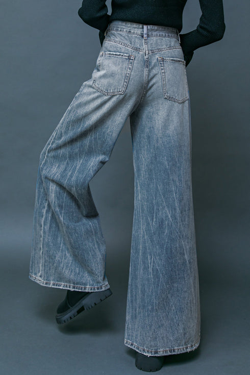 daring-trend-washed-denim-pants Flying Tomato-Sophia's Style-2